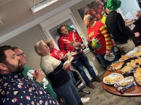 Giving Back This Christmas: Quantil Supports Local Community!